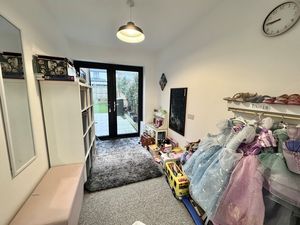 Photo 19- click for photo gallery